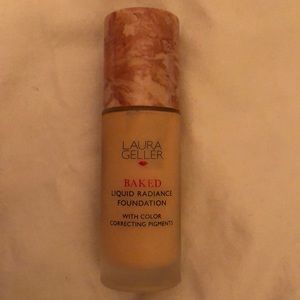 Laura Geller Baked liquid radiance foundation Med